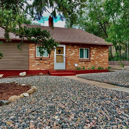 Newly Renovated Cozy Home Minutes From Broadmoor And Downtown Colorado Springs Exteriör bild