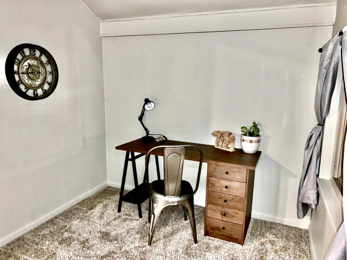 Newly Renovated Cozy Home Minutes From Broadmoor And Downtown Colorado Springs Exteriör bild